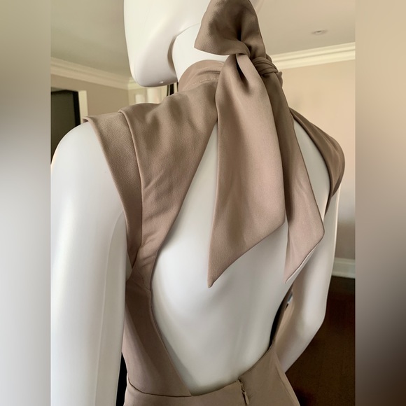 NWOT Marciano Bernice Jumpsuit in Nude - Picture 3 of 4